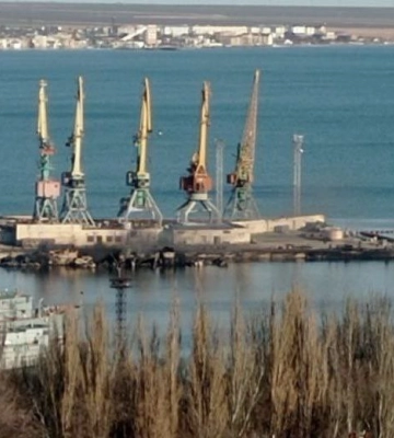 Після підриву російського корабля у Феодосії п’ять пожеж (супутникові знімки)
