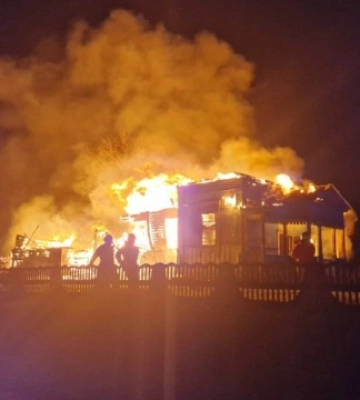 На Київщині горів старовинний храм, якому майже 130 років. Фото