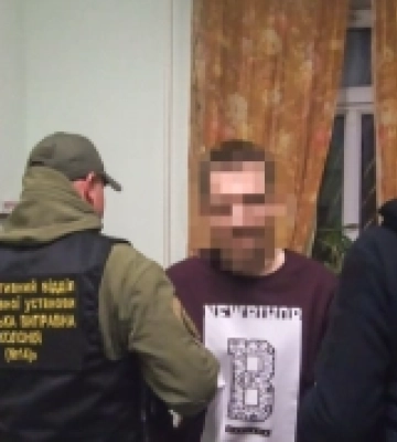 «Тітонько, я потрапив у біду, терміново позичте гроші»: в Одесі викрили шахрайську схему псевдоплемінника