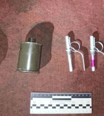 У Дніпрі поліція затримала чоловіка, який погрожував підірвати гранату в присутності дітей. ФОТО