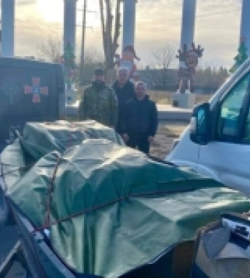 Захисникам Херсонщини передали Вифлеємський вогонь миру і благодійну допомогу