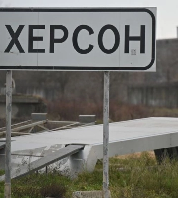 росіяни вже понад дві години обстрілюють Херсон: у місті чути гучні вибухи