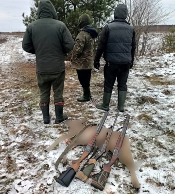 Застрелили самця козулі: на Волині спіймали «різдвяних» браконьєрів