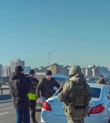 Центр протидії дезінформації спростував інформацію про спростування ним інформації про роздачу повісток на блокпостах у Києві