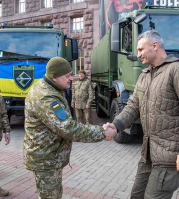 Віталій Кличко: Громада Києва передала 241-й бригаді 20 нових вантажних автомобілів
