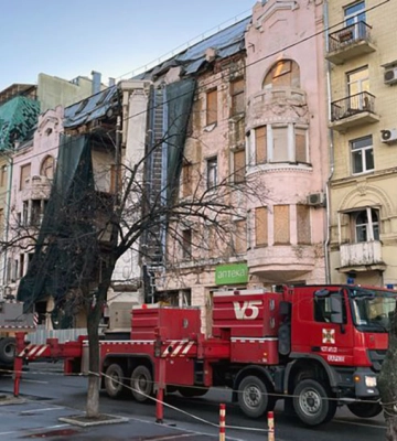 У середмісті Харкова демонтували аварійні конструкції понівечених російськими обстрілами будинків