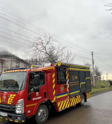 На Закарпатті із задимленого будинку врятували 59-річну жінку