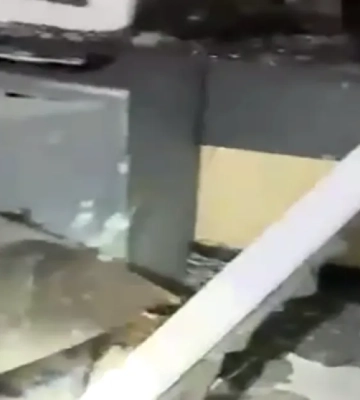 Росіяни завдали удару по залізничному вокзалу Херсона -Зеленський