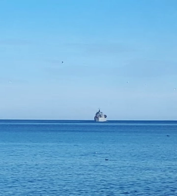 З бухти Феодосії вийшли два російські судна