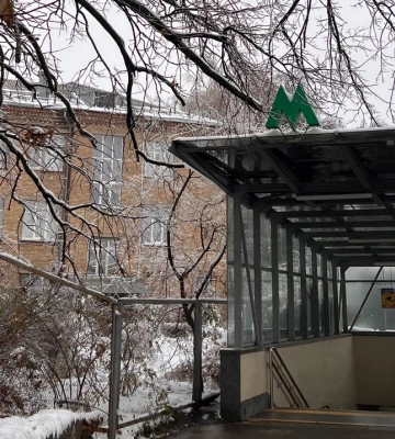 Київ: між станціями метро «Почайна» і «Тараса Шевченка» просідають тунелі
