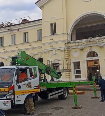Наслідки кількагодинного обстрілу Херсона показали в ОВА