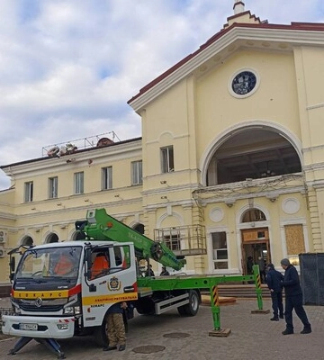 Як виглядає вокзал Херсона після російського обстрілу