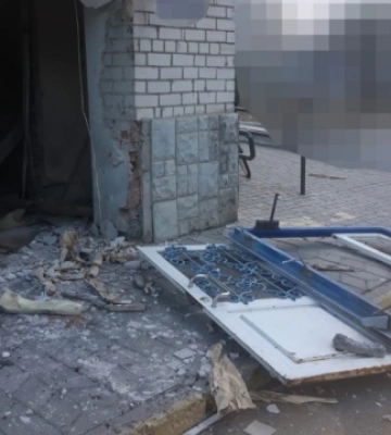 Військові РФ безпілотниками атакували медзаклад у Бериславі: поранений працівник