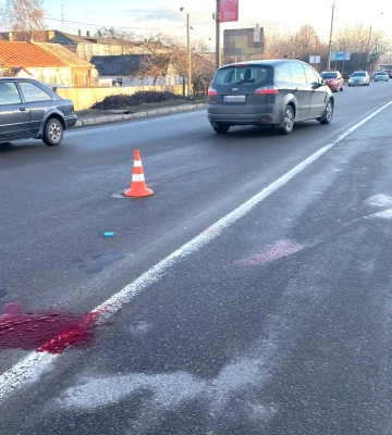 Вранці у Рівному збили людину