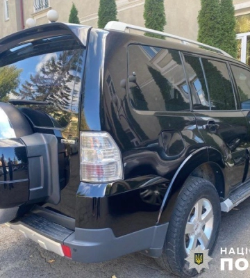 Шахрай з Волині брав у оренду «круті» автівки, а потім продавав через інтернет