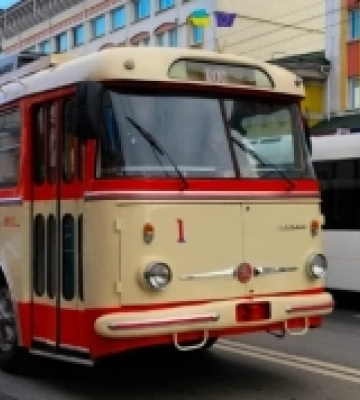 Вулицями Рівного курсував ретро-тролейбус