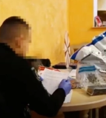 У масажному салоні в Рівному знайшли наркотики