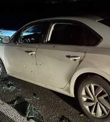 В Днепропетровской области неизвестный расстрелял автомобиль. Его водитель погиб на месте