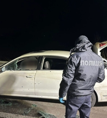 В Днепропетровской области неизвестный расстрелял автомобиль. Его водитель погиб на месте
