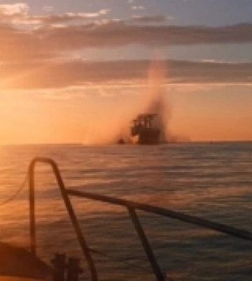 Прямувало у порт на Одещині: у Чорному морі судно підірвалося на міні, двоє моряків отримали поранення