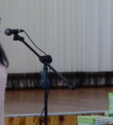 «Рівненський буквар» Олени Мєдвєдєвої отримали усі ліцеї та гімназії Рівненської громади