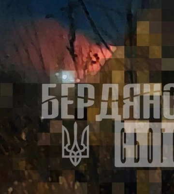 У Бердянську сталася масштабна пожежа у дитячому центрі: звуки нагадували детонацію (відео)