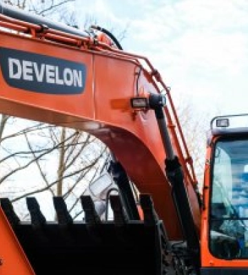 Миколаївщина отримала чотири нові екскаватори від корейських партнерів