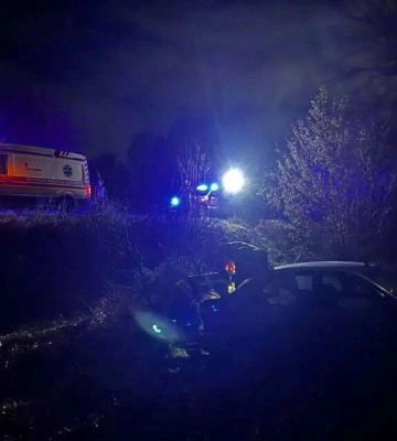 Під Дніпром Daewoo Lanos вилетів у кювет: є постаждалий