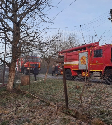 Рятувальники винесли газовий балон з будинку на Рівненщині