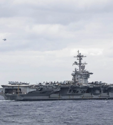 Авианосец ВМС США Carl Vinson вошел в Южно-Китайском море: в Пекине заговорили об эскалации