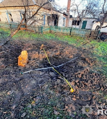 Повреждена многоэтажка, частные дома: в Никополе полиция документирует последствия обстрелов