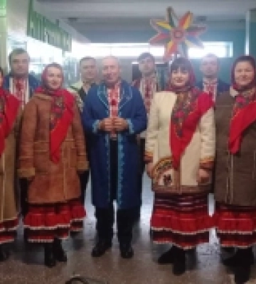 Ансамбль у Корці колядував на підтримку ЗСУ