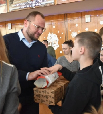 У Луцьку влаштували новорічне свято для дітей загиблих захисників (Фото)
