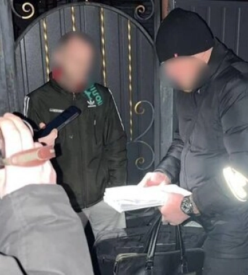 Обманули волонтеров и военных на 1,2 миллиона гривен: в Днепре полиция разоблачила группу мошенников. ФОТОрепортаж