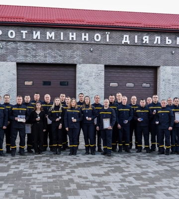 Черкаських рятувальників нагородили нагрудними знаками (ФОТО)