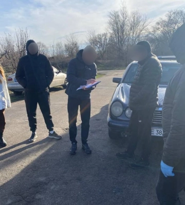 Ошукали волонтерів та військових на 1,2 мільйона гривень: у Дніпрі поліція викрила групу шахраїв. ФОТОрепортаж