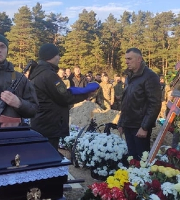 У Вараші попрощалися з двома молодими нацгвардійцями