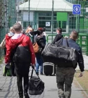 С какого возраста ребенку можно выехать из оккупированного Мелитополя самостоятельно и какие нужны документы