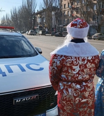 Прикрываясь праздником: в Мелитополе ряженные полицаи устроили "шмон" на дорогах 