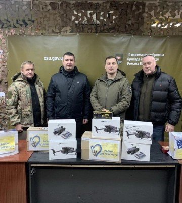 Волинські захисники отримали чергову партію дронів від облради