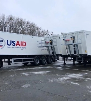 США передали Україні партію зерновозів