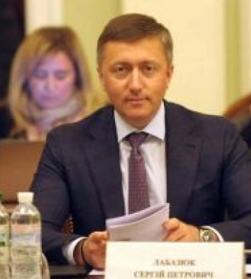 Передали на передову необхідну допомогу, смаколики та малюнки