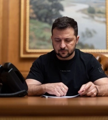 Подякував за побажання миру: Зеленський провів розмову з Папою Франциском