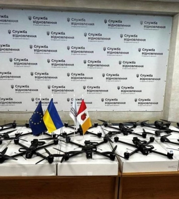 Одеським військовим передали на фронт дрони-камікадзе