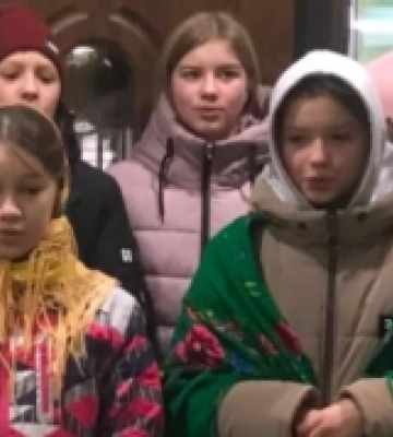 Школярі з Самійличів на Волині колядували, аби зібрати гроші для ЗСУ