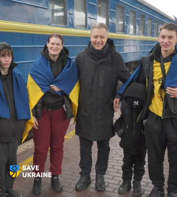 Украина вернула троих детей из оккупации