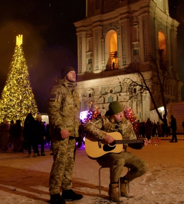 Прикордонники виконали "Щедрик" у центрі Києва