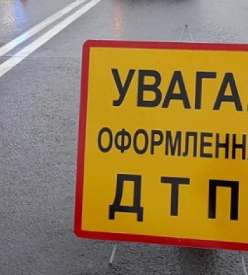 На Волині авто з&#039;їхало у кювет з водою, двоє осіб постраждали