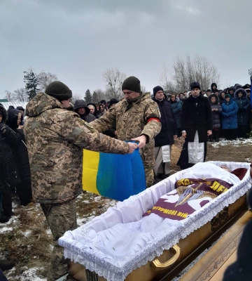 У громаді на Рівненщині провели в останню дорогу водія стрілецького відділення
