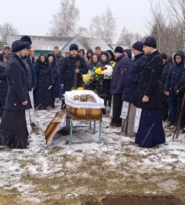 У громаді на Рівненщині провели в останню дорогу водія стрілецького відділення